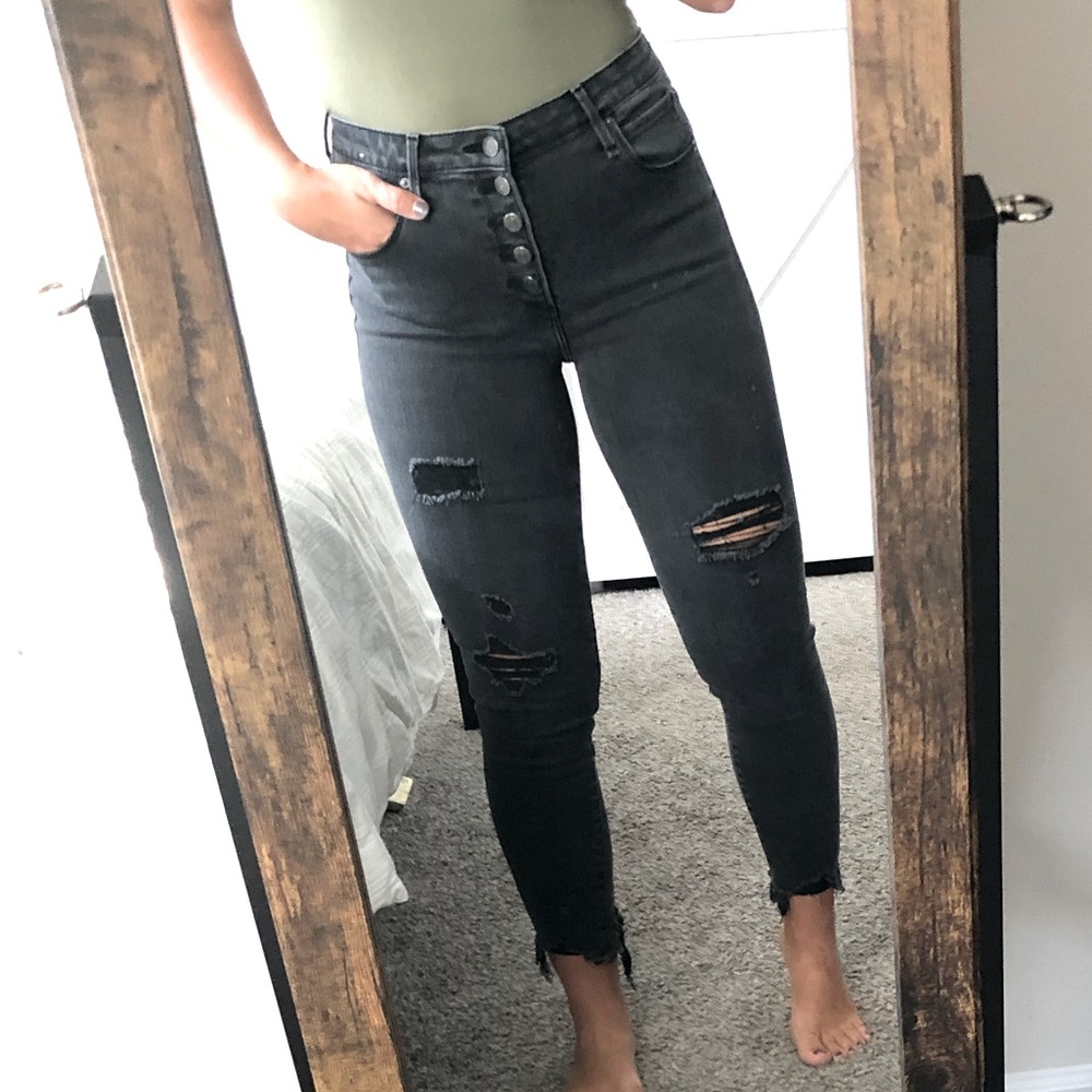 PENDING Curve love Button fly grey/black distressed skinny jeans